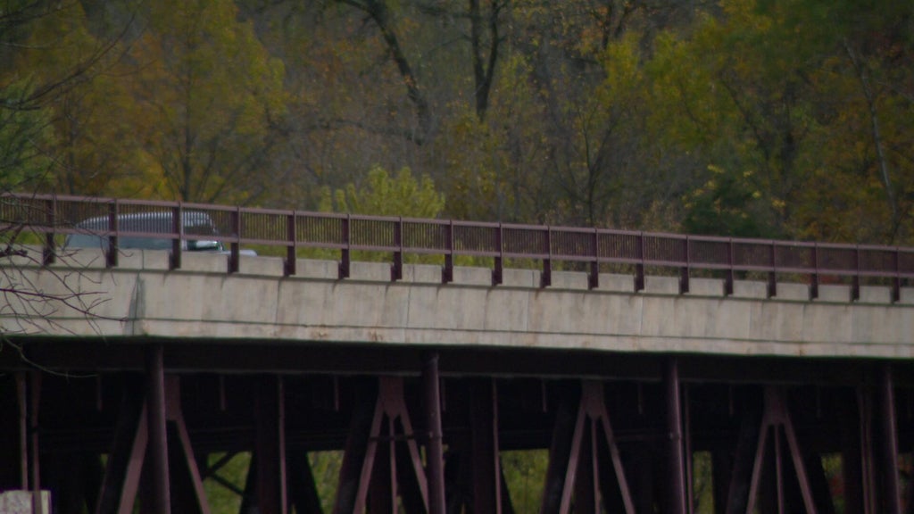 Businesses near Osceola brace as Highway 243 bridge set to close — WCCO / CBS Minnesota, Hopkins Business news