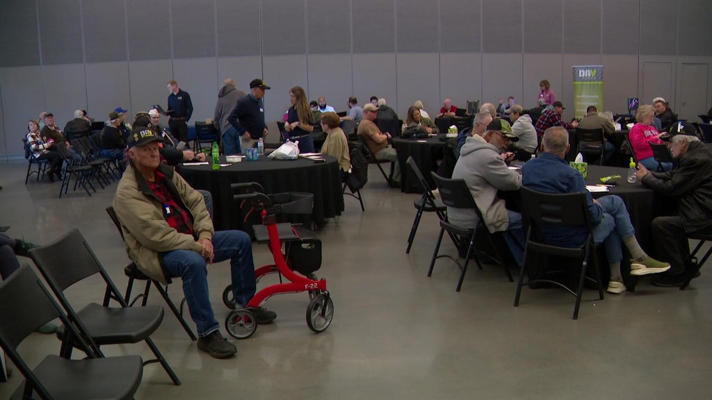 Minnesota veterans receiving claims assistance, health exams at clinic — WCCO / CBS Minnesota, Hopkins Arts news