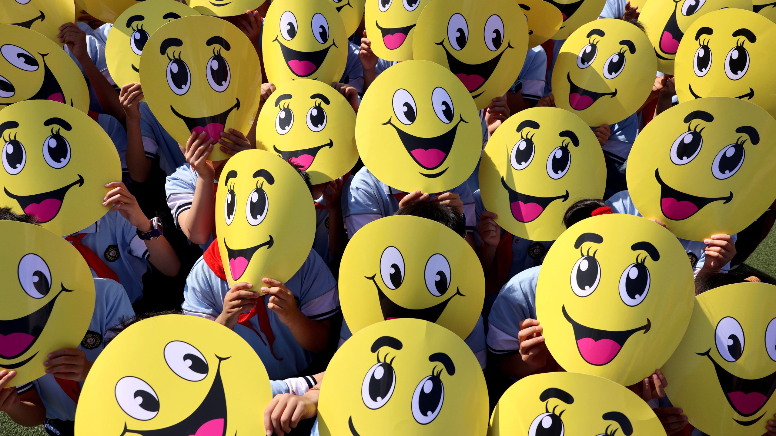 Want to improve your mood and your health? Smile more often, experts suggest — FOX 9, Hopkins Health news