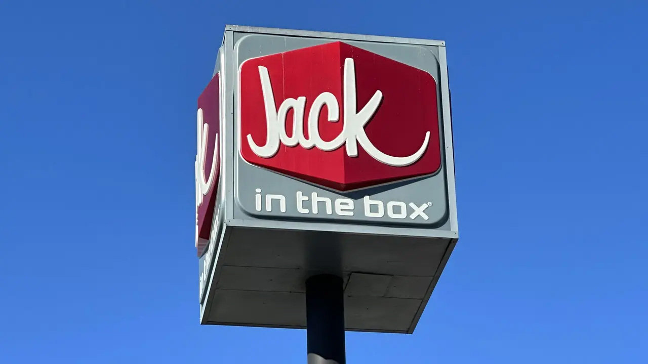 Scalding hot coffee thrown into fast-food manager’s face by angry customer, DA says — Hopkins Dining news